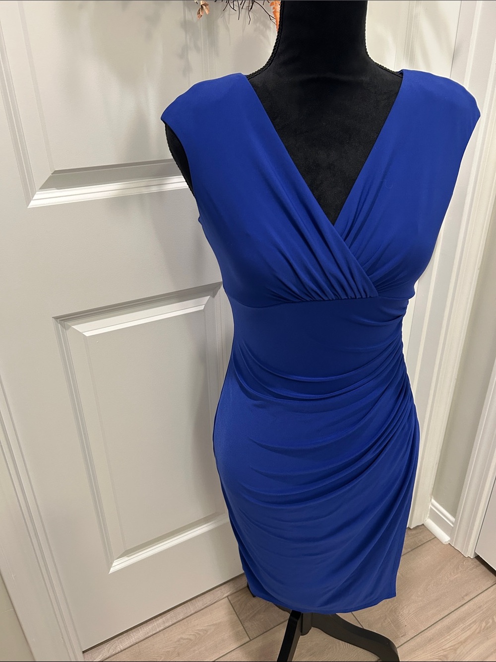 Lauren Ralph Lauren Women’s Cobalt Blue V‑Neck Ruched Midi Dress 2P